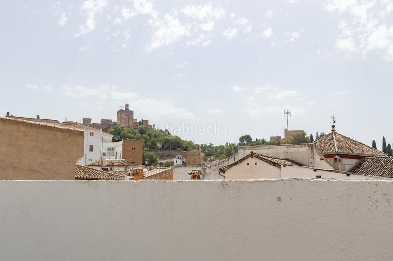 Foto 992d7fc2-272e-455b-adfe-6b54daa28f6a. Piso  reformado en la zona mas turística con 3 dorm. y 2 baños por solo 185.000!!! en Granada