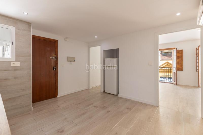 Foto ca03725d-ab67-4f25-a7f7-1536f8be0511. Piso  reformado en la zona mas turística con 3 dorm. y 2 baños por solo 185.000!!! en Granada