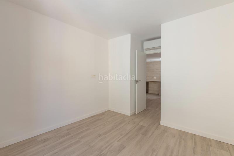 Foto d37863a7-9d4f-42c3-90d0-c0832caaee0b. Piso  reformado en la zona mas turística con 3 dorm. y 2 baños por solo 185.000!!! en Granada