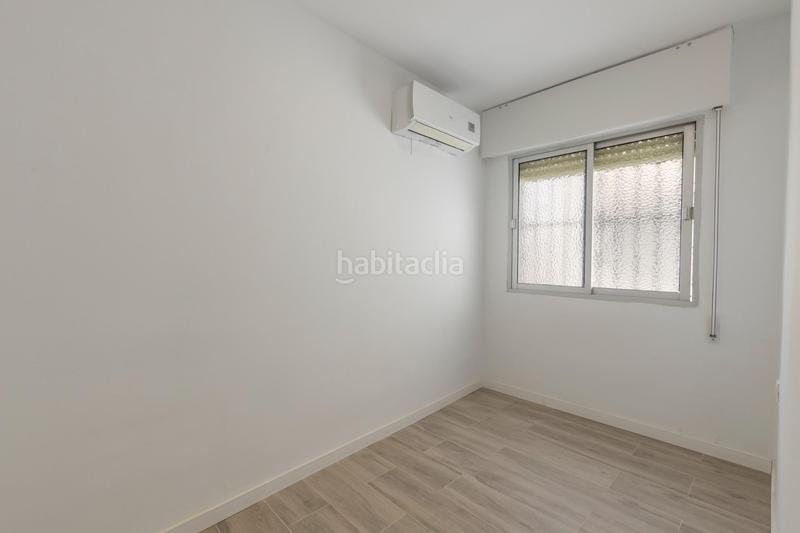 Foto dcf8bc5d-dd69-4cf1-a61b-c2a39caf6fd1. Piso  reformado en la zona mas turística con 3 dorm. y 2 baños por solo 185.000!!! en Granada