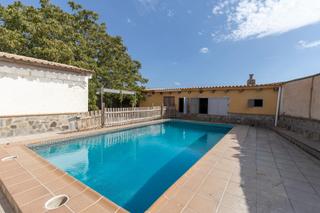 Mas à Polideportivo. Terreno rútico con casita, piscina y buen acceso por solo 129.90