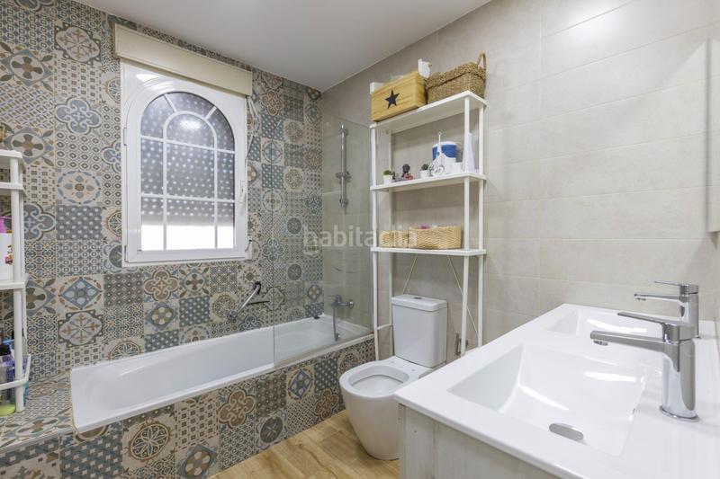 Foto aed551a5-9747-4e2b-8f15-36c8b26ded8a. Doppelhaus mit parking pool in Urbanizaciones Alhendín