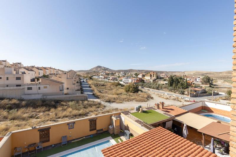 Foto d9c143ef-8a76-43e3-8151-705edd3927bb. Doppelhaus mit parking pool in Urbanizaciones Alhendín