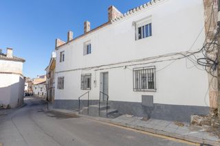 Haus  Parroco garcia villanueva. Casa recien reformada en el centro de alhendin por solo 179.900!