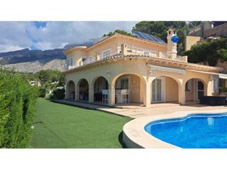Chalet  N/a. Chalet en altea con pscina y vistas a la montaña