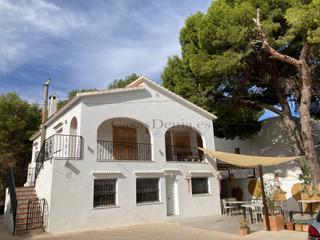 Chalet  N/a. Ocasión  casa y restaurante excelente ubicacion en denia