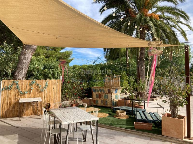 Foto f1511e1d-8908-40e4-ad44-693f3e1e03a9. Chalet mit parking in Las Rotas / Les Rotes Dénia