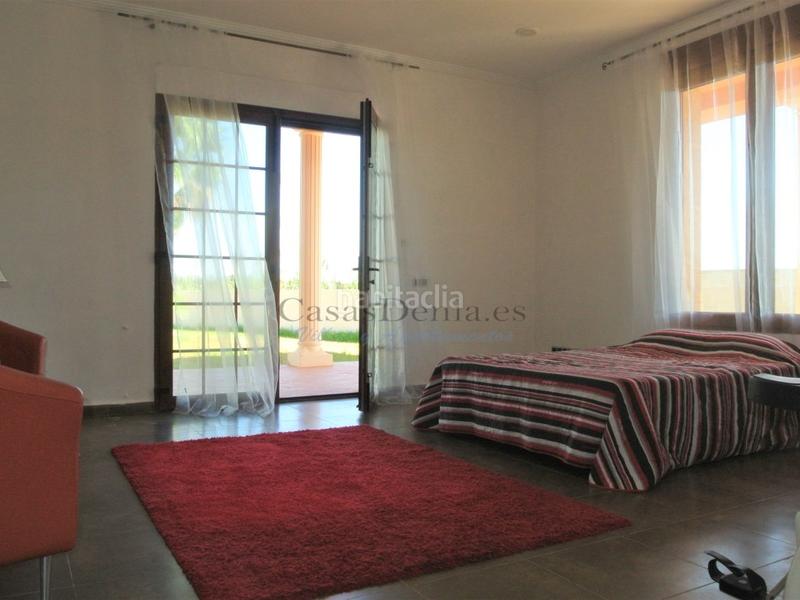 Foto bc98bc50-1348-4ed0-9fe3-13d194d90f51. Xalet amb aparcament a L'Almadrava - L'Estanyó Dénia