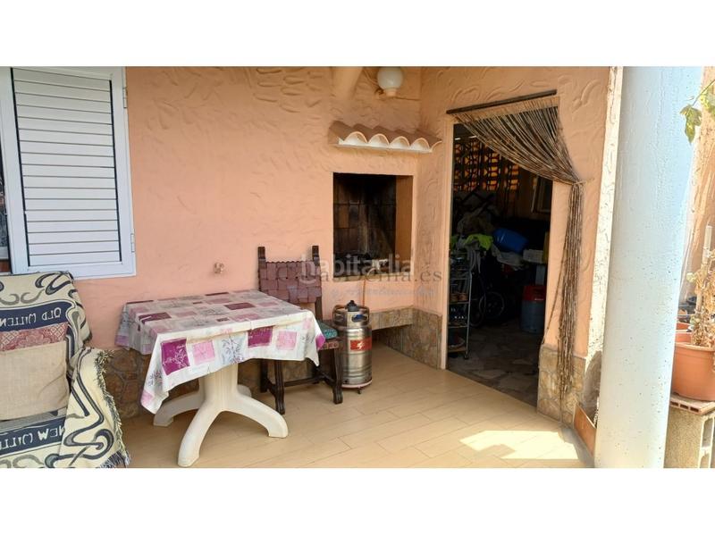 Foto 1d00fb05-cbae-4b10-9b6b-7824a371b00d. Chalet  en las marinas cerca del mar en Poblets (els)