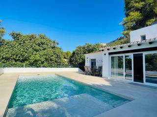 Xalet  N/a. Chalet renovado en 2022 con 3 dormitorios vistas al mongo y al m