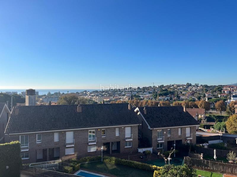 Foto 934bd2c4-0a8e-4659-ace6-1e5a528ec7ee. Casa amb calefacció aparcament piscina a Alella