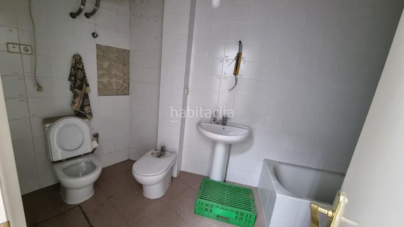 Foto cabbd2e1-d065-4624-b7a3-8ce5ad43a431. Local comercial  esquinero en ubicación céntrica en Masnou (El)