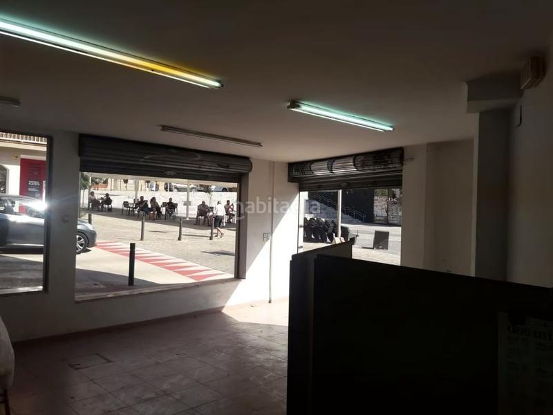 Foto f5bdc163-c4a1-452b-8ba6-7819c637d75a. Local comercial  esquinero en ubicación céntrica en Masnou (El)