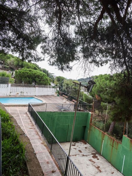 Foto 92022a1b-77bc-4db6-8a19-893ca07167a5. Haus mit heizung pool in Alella