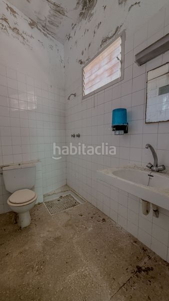 Foto be28e67a-beb2-43d3-bcdc-d8db1bdc3065. Haus mit heizung pool in Alella