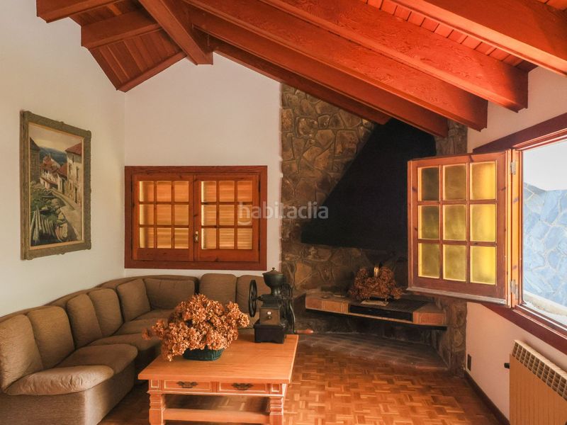 Foto f2490f3d-7703-44a1-9649-77b1ce57fa95. Haus mit heizung pool in Alella