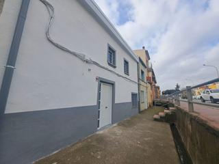 Casa adossada a Centre. Casa de pueblo totalmente reformada