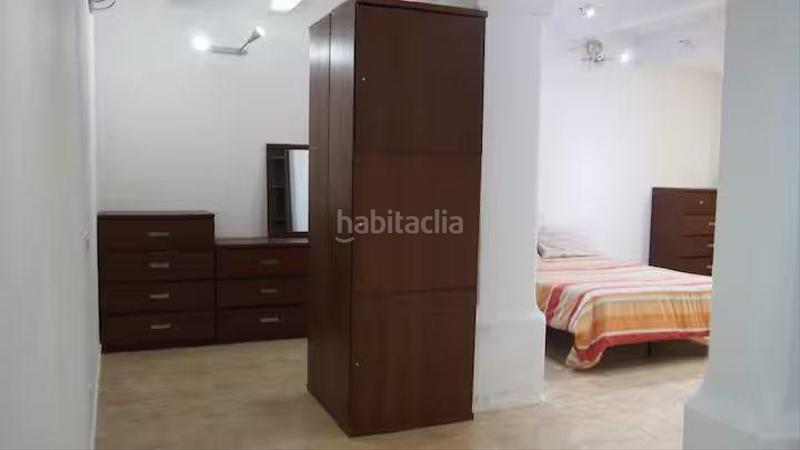 Foto 845f3cf6-8f50-4e01-a481-1d5e556160a9. Ground floor in El Camp de l´Arpa del Clot Barcelona