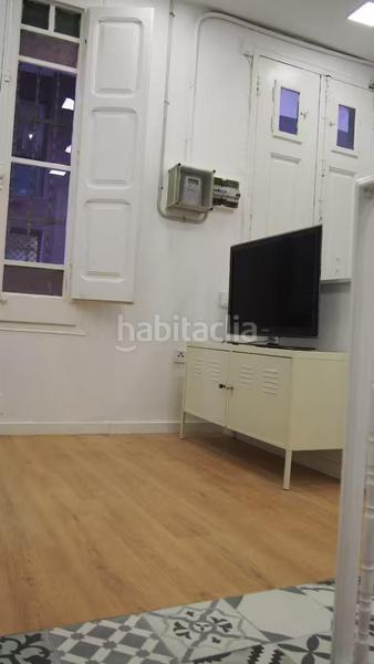 Foto d8e40635-a31f-45ba-9616-97caeddb56f7. Ground floor in El Camp de l´Arpa del Clot Barcelona