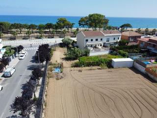 Terrain résidentiel  Carrer illes canaries. Parcelas en venta en pineda de mar, casco urbano