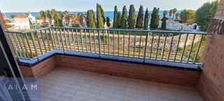 Pis a Calella. Piso  parking 1 linea de mar