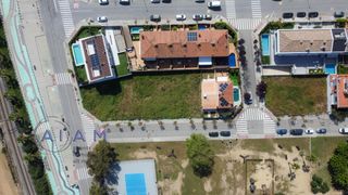 Terreno residencial en Centre. Parcela para construir una casa unifamiliar adosada junto al mar