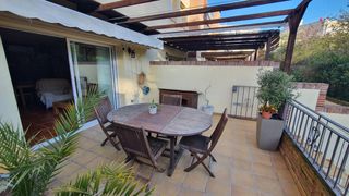 Casa adossada a Canet de Mar. Centrica y con espacios abiertos