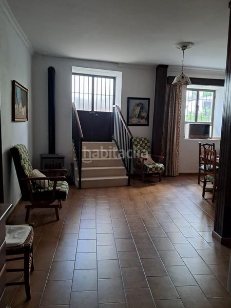 Foto fa5197aa-a60f-45ef-8375-2fcc85cea0a7. Casa adossada amb piscina a Bornos