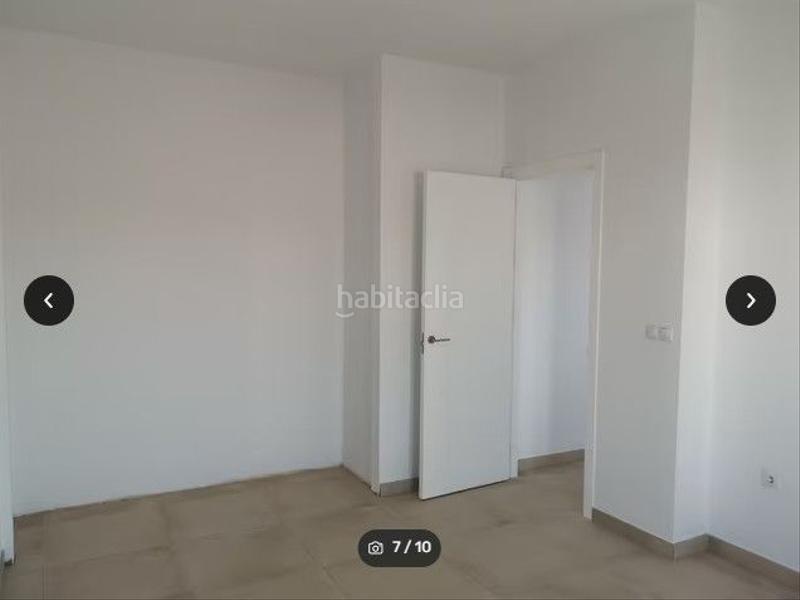 Foto fd65f658-90d8-4664-81cc-e906141ff067. Casa adossada a Paterna de Rivera