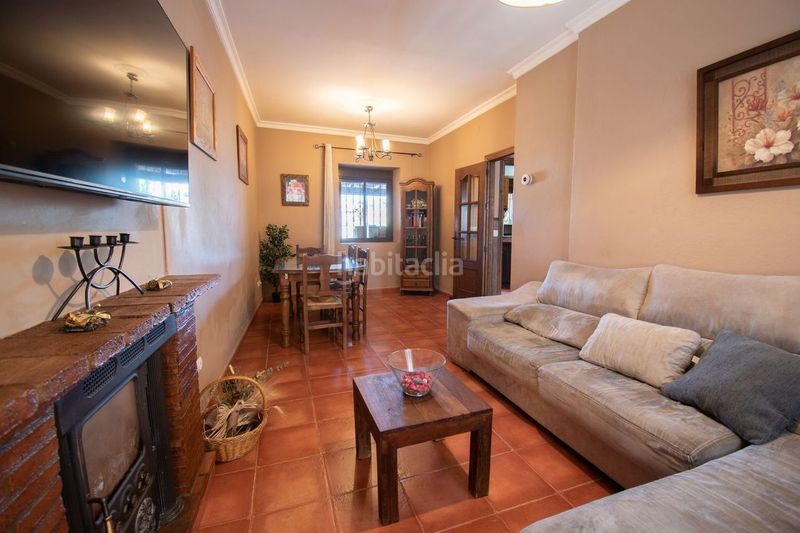 Foto e0a44616-17d4-41d1-a0c9-c6eaf2aca731. Casa adossada amb piscina a Arriate