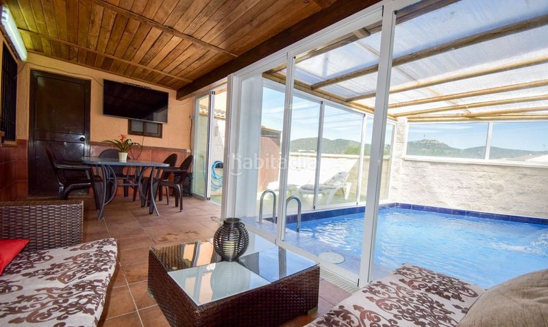 Foto fc873ca3-91e8-4eaa-8e4b-bbf9d5d3219c. Casa adossada amb piscina a Arriate