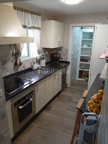 Foto 76a4b33b-a900-4d43-82f3-7dd493a8e1c3. Casa adossada a Centro Antequera