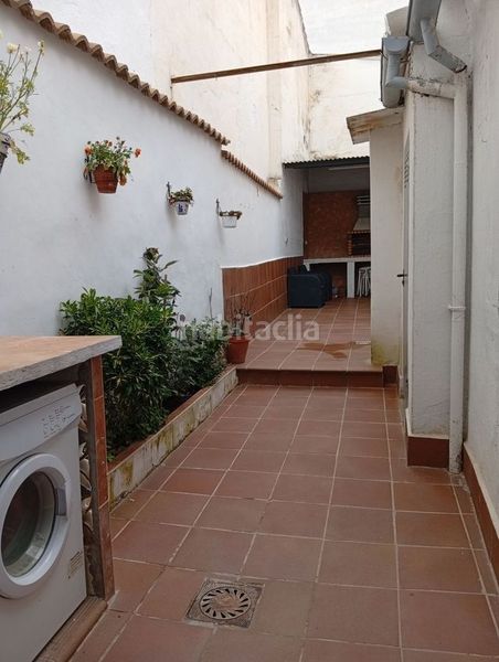 Foto cf5d42a6-5869-4596-bbad-d7fb3c8f445a. Casa adossada a Centro Antequera