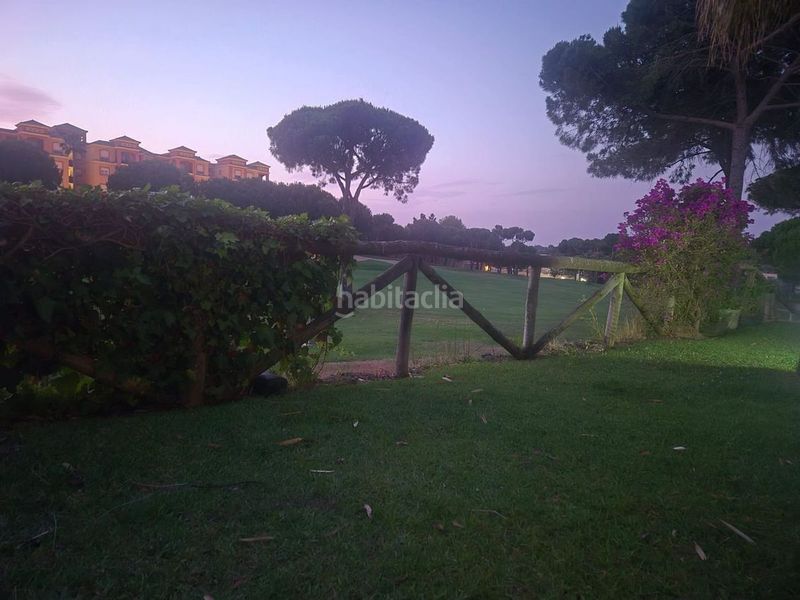 Foto 0fba58dd-42ee-4e0c-aae5-3c905a1b2774. Casa adossada amb piscina a Islantilla golf Islantilla