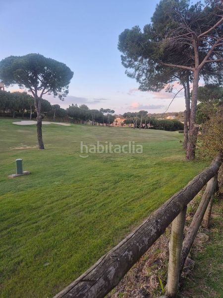 Foto a9e5edf1-bd89-4266-989f-eb3534865428. Casa adossada amb piscina a Islantilla golf Islantilla