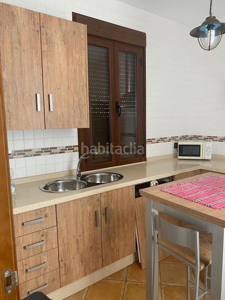 Foto ccf22df6-b3ed-4642-9ad8-e1eb5423f34e. Casa adossada a Campillo (El)