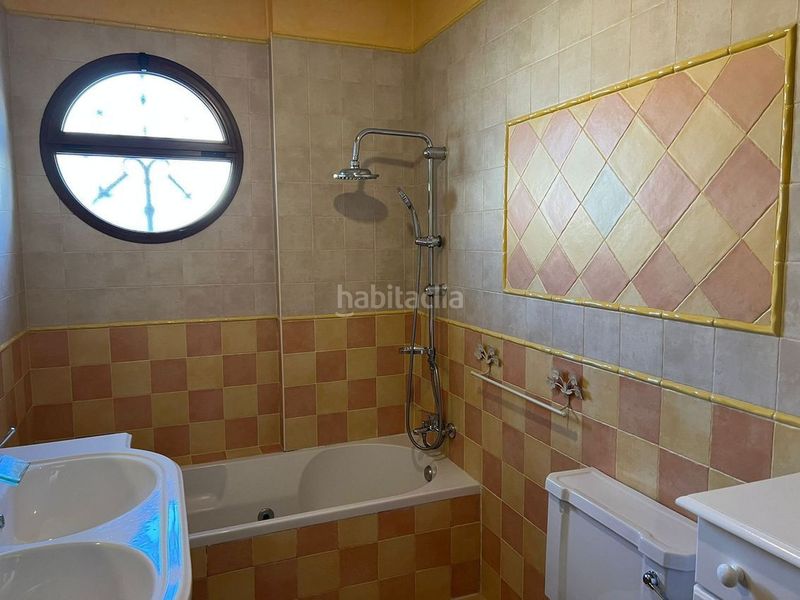 Foto 075f2c75-3710-4604-adb9-d06d88abc08e. Casa adossada a Barbate Barbate