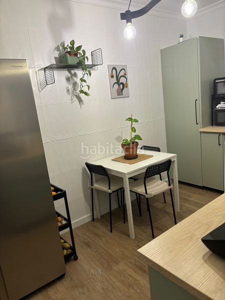 Foto edd981a5-d14f-4bcb-9775-7b55a0831200. Casa adossada a Algar