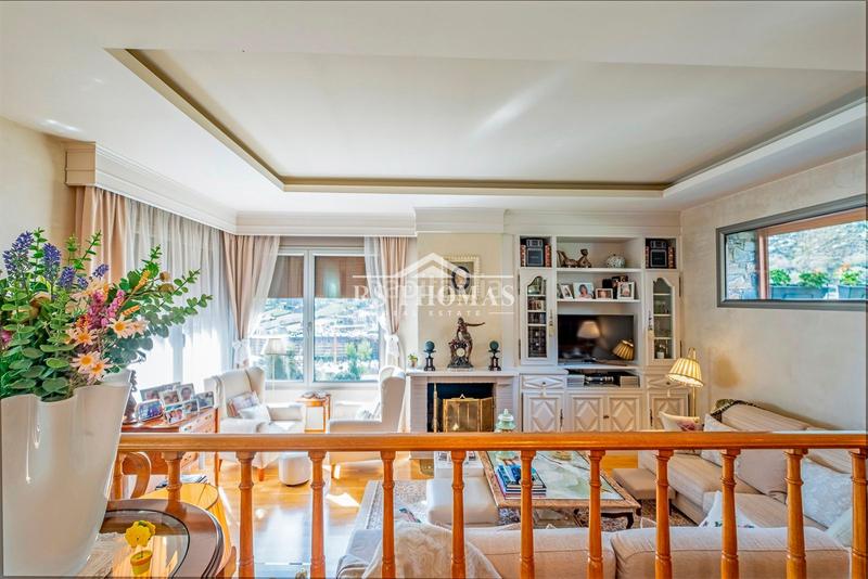 Foto 8bcdf1b1-fbf8-46f8-a32c-5551b6ba0ed4. Chalet  reformado 6 dormitorios para comprar en Encamp