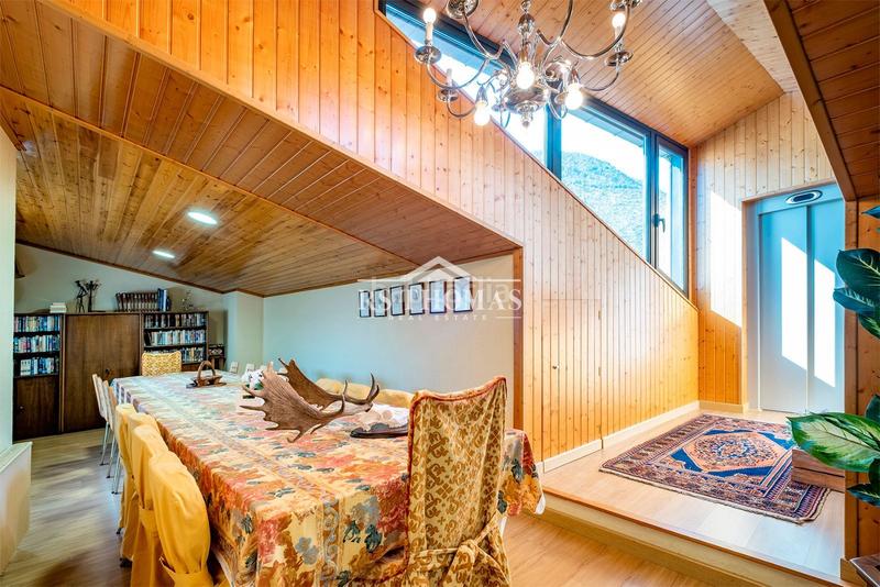 Foto 91ba97d3-6454-49c1-a423-a3ef4756290b. Chalet  reformado 6 dormitorios para comprar en Encamp