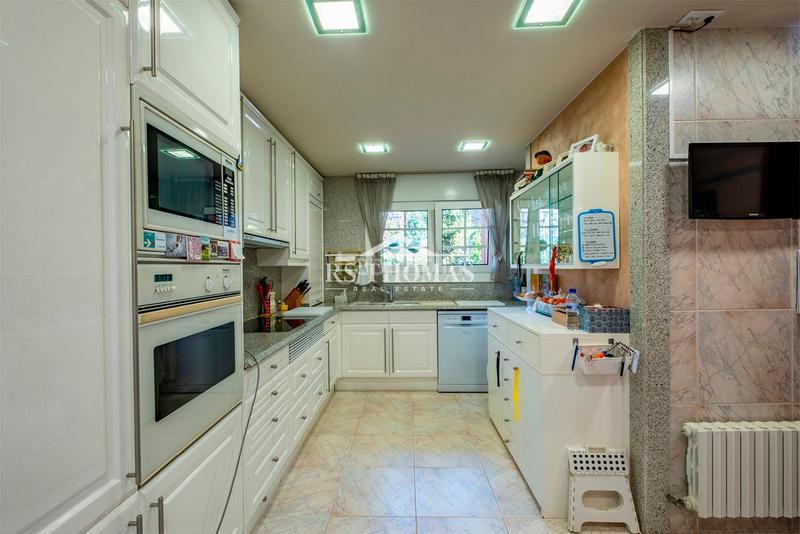 Foto ffce1dc1-2729-4e52-a622-c4623e670e19. Chalet  reformado 6 dormitorios para comprar en Encamp