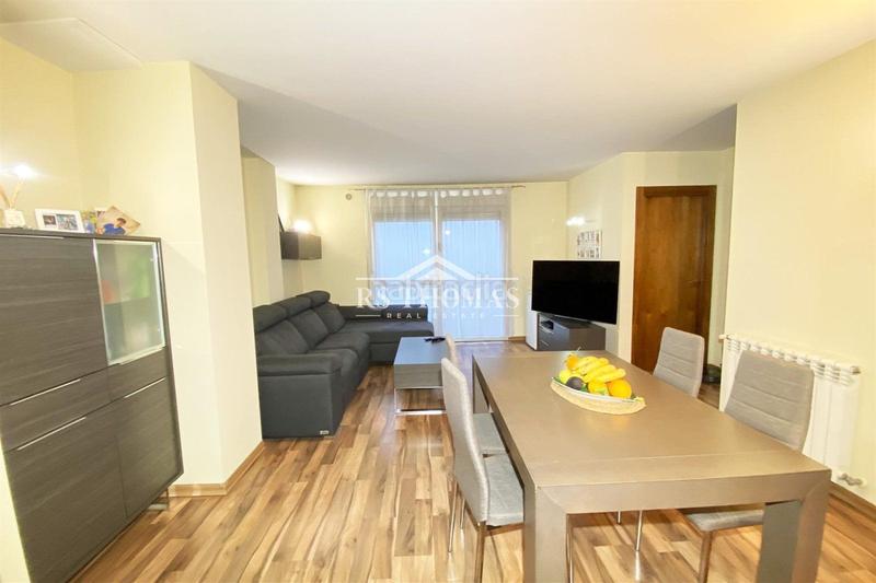 Foto 3411a48e-c577-4424-93b3-84c97191f360. Piso  con garaje y ascensor para comprar en Encamp Encamp