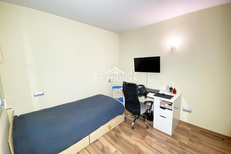 Foto db25d9ec-f59f-4f91-a0a4-e008ce615000. Piso  con garaje y ascensor para comprar en Encamp Encamp