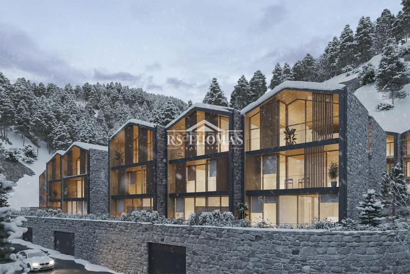 Foto 2f11f9ee-4571-47c2-b1d7-31836adf5928. Casa adosada 1550 village resort chalets adosados conjunto 1 central en La Massana