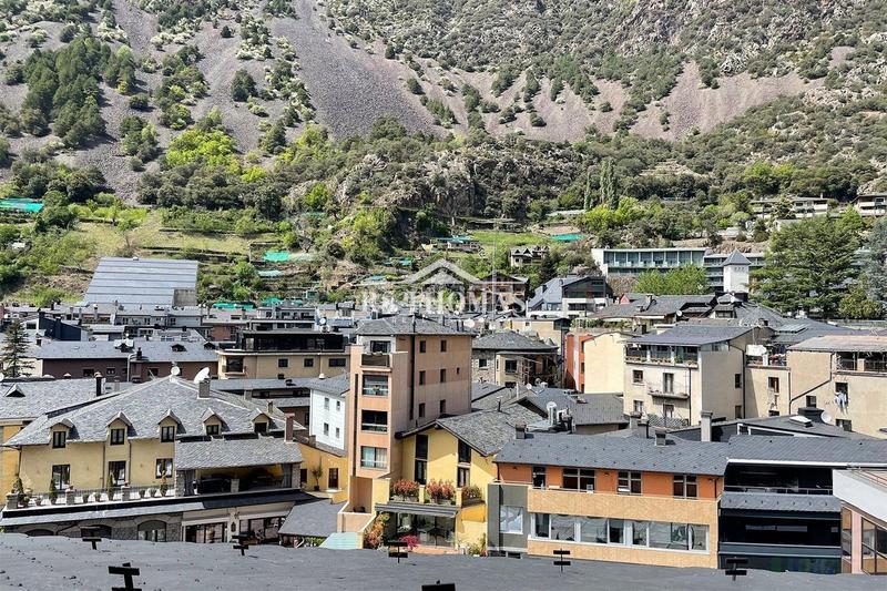 Foto ef708fd8-609b-4ae2-99bf-ab8b34456ed0. Attico con riscaldamento parcheggio in Centro Andorra la Vella