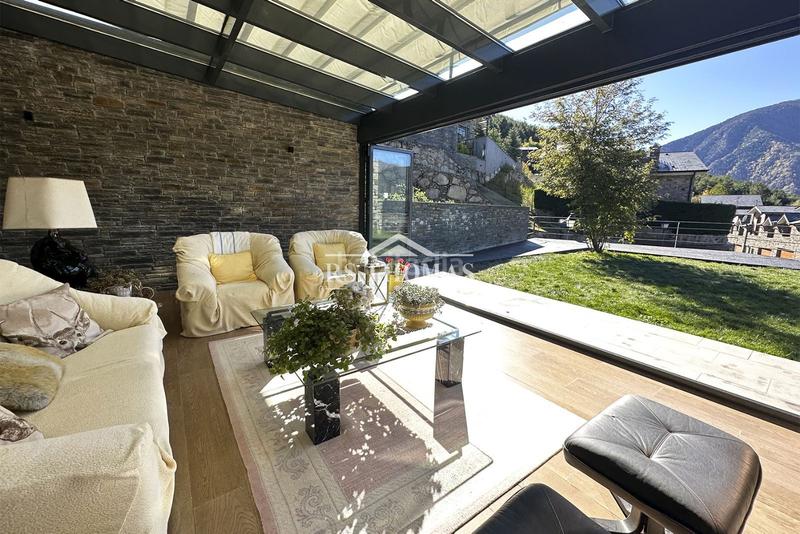 Foto f3f0c2d1-e453-4f76-9cb1-a67554d7655e. Chalet  de lujo con jardín para comprar en anyós en La Massana