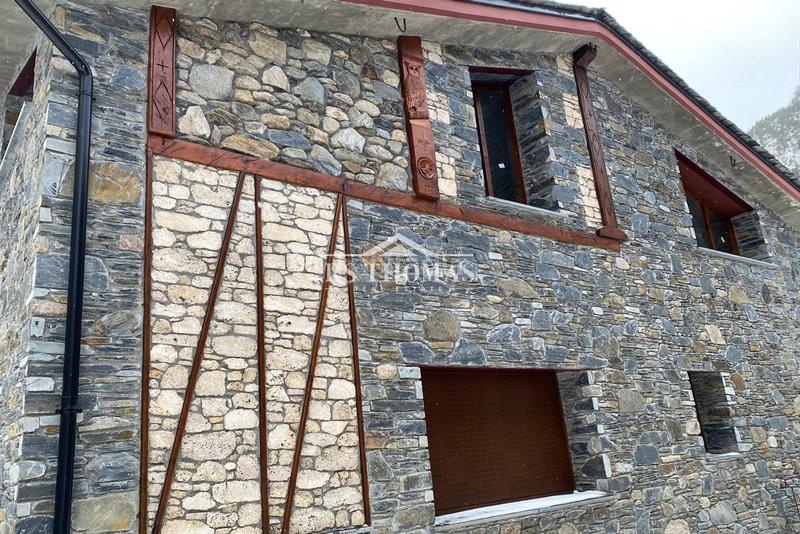 Foto 8e540f6d-181f-42e8-bb1c-5e80318b2a45. Chalet avec parking dans El Forn-Prats-Meritxell Canillo