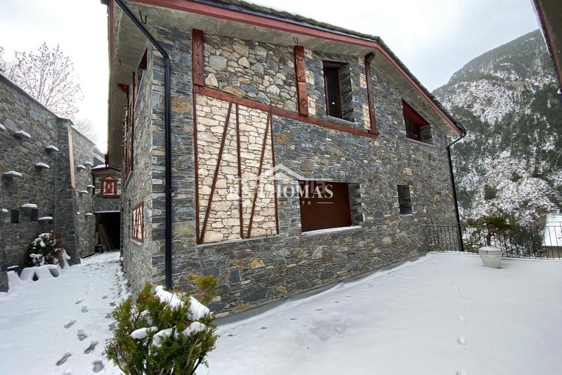 Foto f354b73e-2a69-42ab-bb79-932ebe2c406a. Chalet avec parking dans El Forn-Prats-Meritxell Canillo