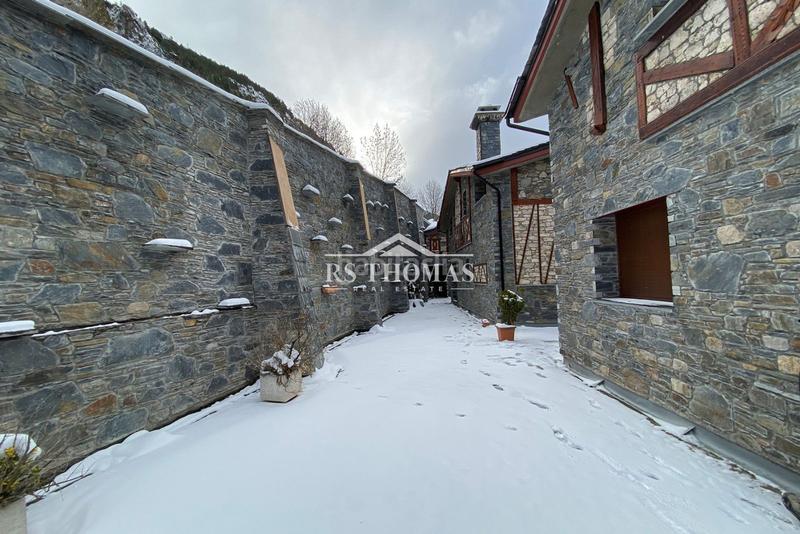 Foto 4bbf4bb4-d153-4e37-a4c5-a285a9cb1c3b. Chalet  nuevo 3 hab. con garaje para comprar en meritxell en Canillo