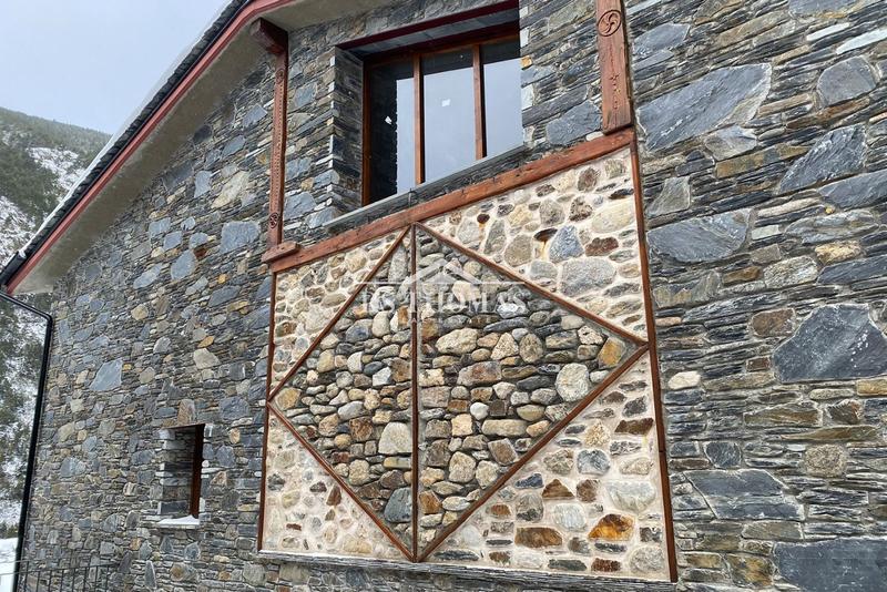 Foto cb1f166a-0f5a-4d3f-919b-74c0489a79f0. Chalet  nuevo 3 hab. con garaje para comprar en meritxell en Canillo